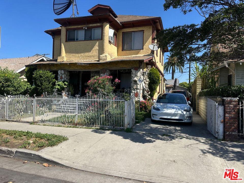 937 52nd Street, Los Angeles, CA 90037