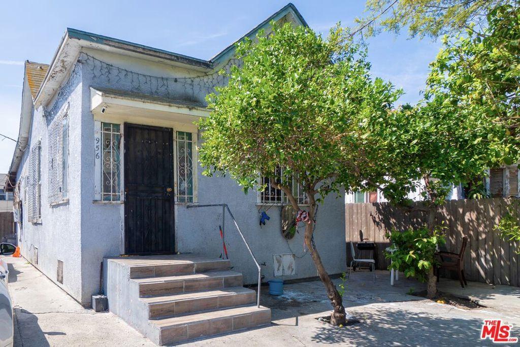 956 33rd Street, Los Angeles, CA 90011