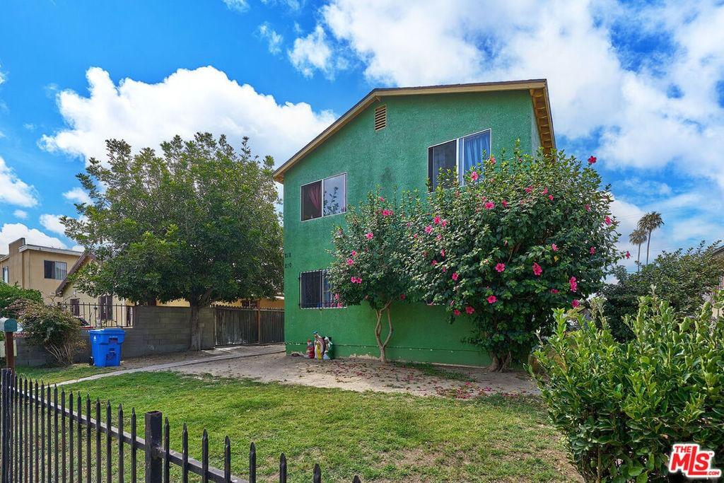 210 77th Street, Los Angeles, CA 90003