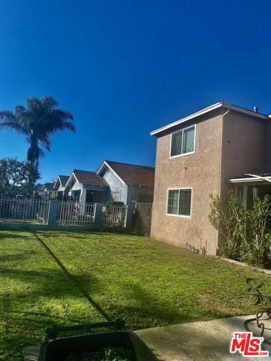 1055 104th Street, Los Angeles, CA 90044