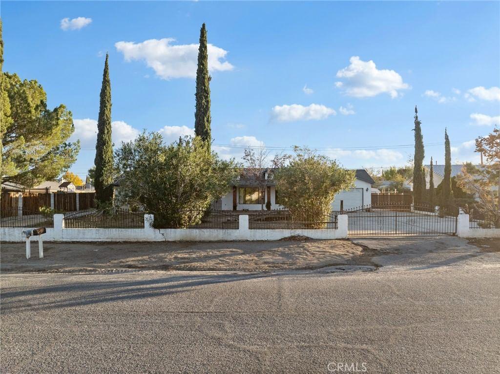 14669 La Brisa, Victorville, CA 92392