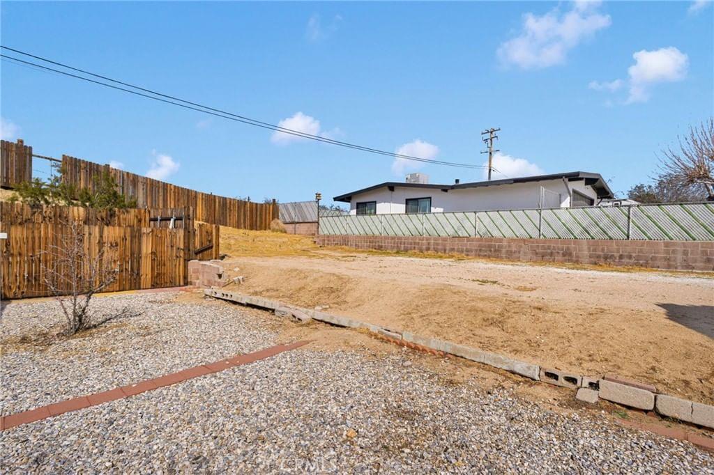 Property photo 37