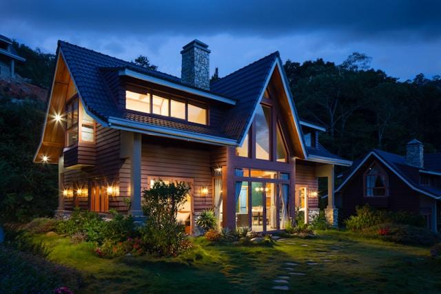 How to Manage Your Debt-to-Income Ratio When Applying for a Mortgage: Fixed-Rate vs. ARM