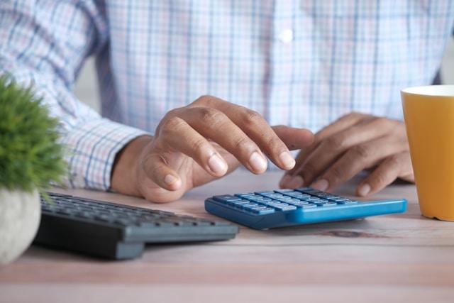 How to Use a Loan Calculator to Determine Your Mortgage Refinancing Options