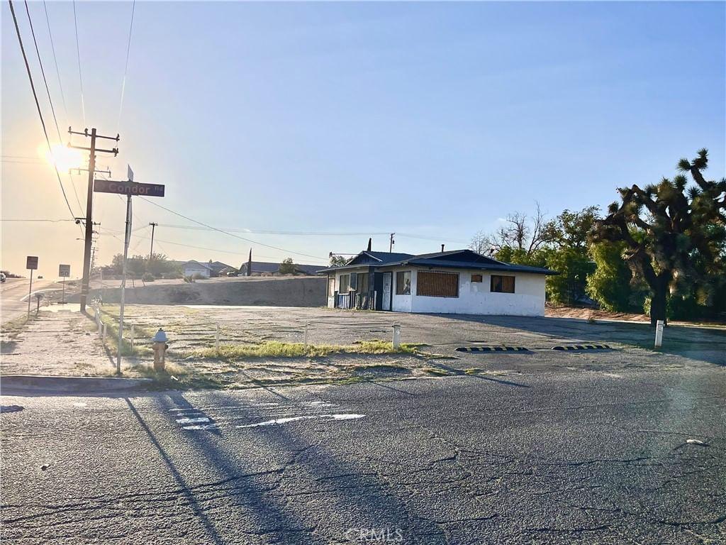 15720 Mojave Drive, Victorville, CA 92394