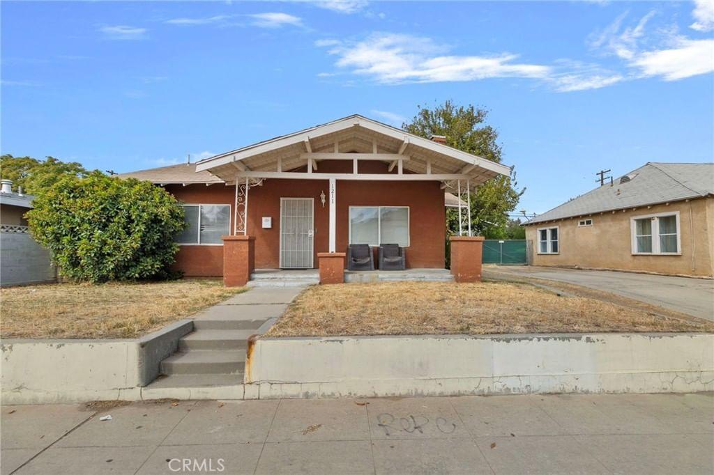 1211 Clinton, Fresno, CA 93704